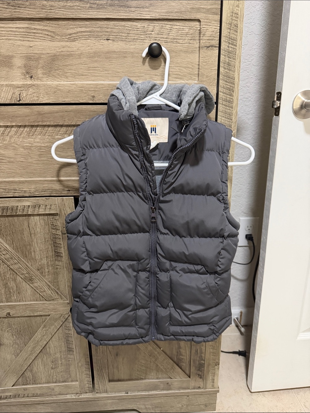 Women’s Quilted Hooded Puffer Vest - Gray